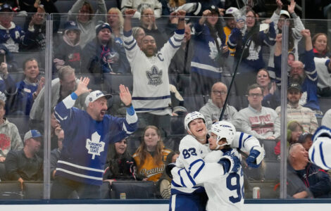 APTOPIX Maple Leafs Blue Jackets Hockey